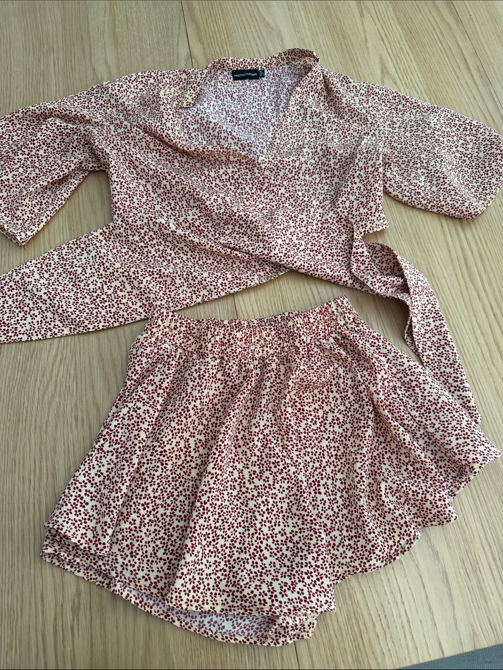 Pretty little thing size 0 matching crop top and shorts
